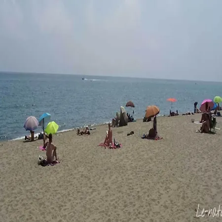 Family-Friendly Coastal Retreat Сasa de vacaciones