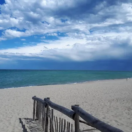 Family-Friendly Coastal Retreat Сasa de vacaciones Torreilles